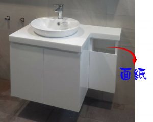案例分享【面紙放的位置多變化】 客製化的浴櫃才能做到