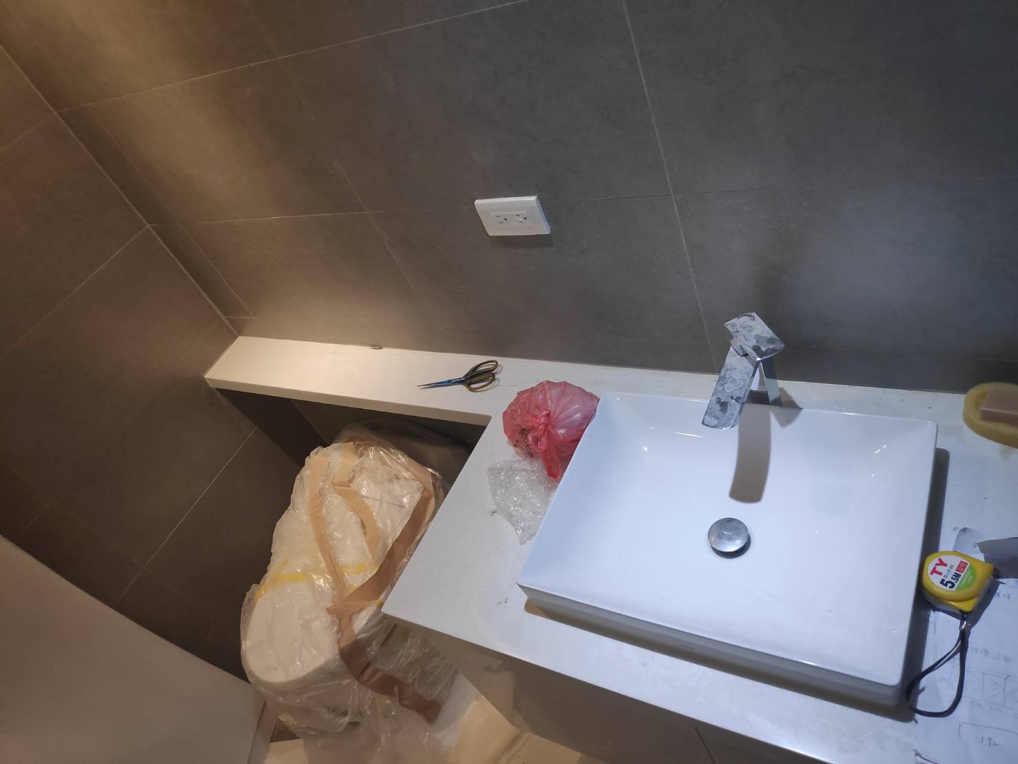 You are currently viewing 太平 賴先生 加裝鏡吊櫃 含T5燈